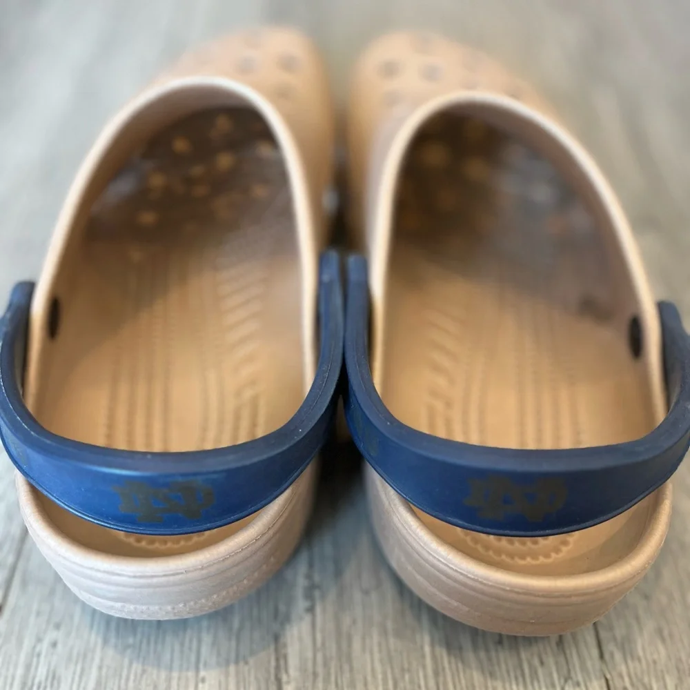 Crocs Men’s Notre Dame Fighting Irish Gold Navy Size XL 10-11 RARE Gently Used